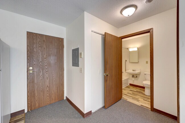 Building Photo - Sibley Estates (West)