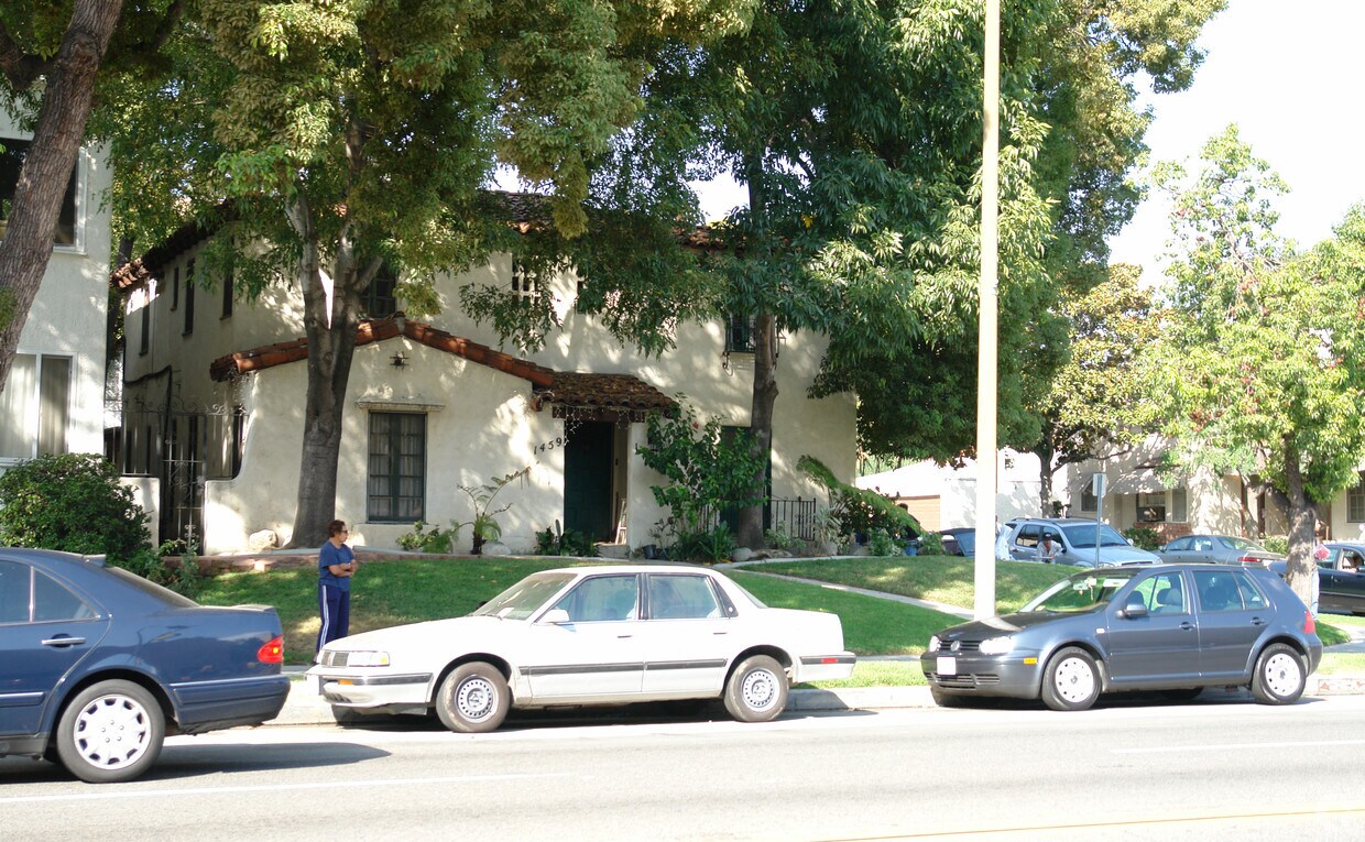 Building Photo - 1459 E Broadway