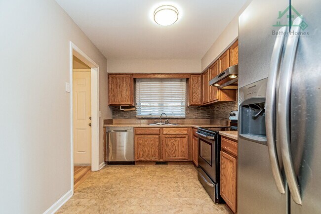 Building Photo - Cozy 2 Bedroom Unit in Raleigh!