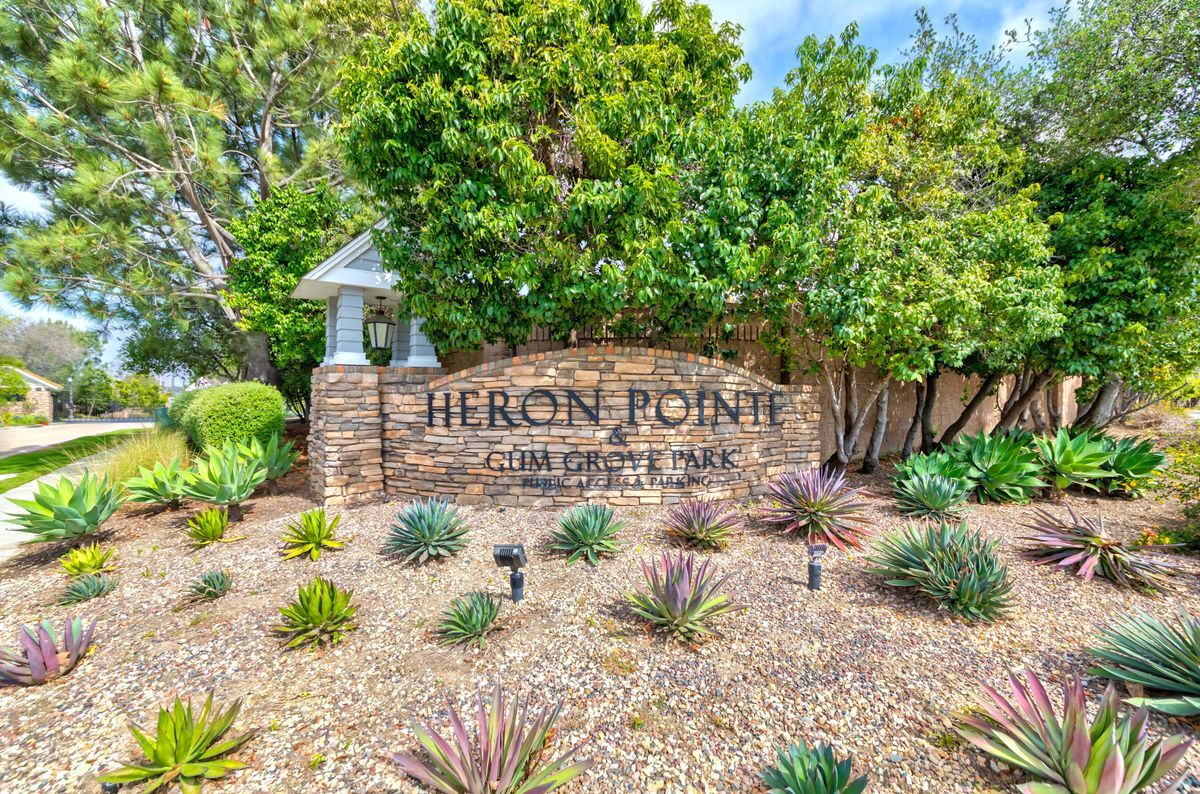 Primary Photo - 935 Heron Cir