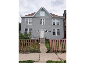 Building Photo - 910 Burr St N