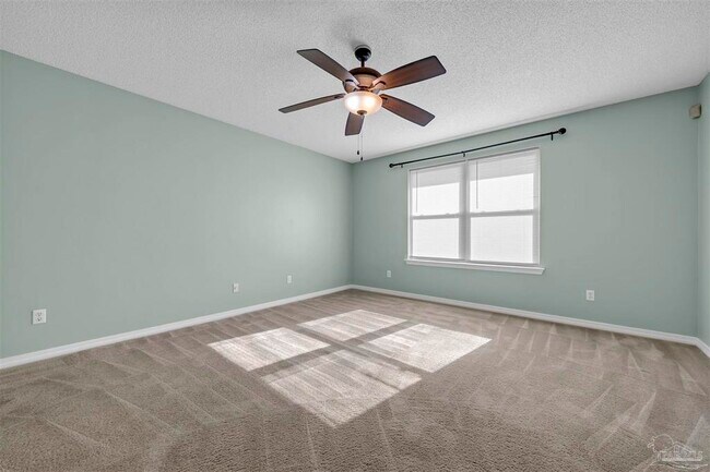 Foto del edificio - 2121 Coral Creek Dr