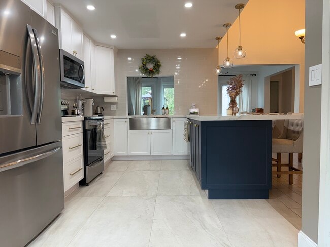 Foto del edificio - 14415 SW 142nd Ct