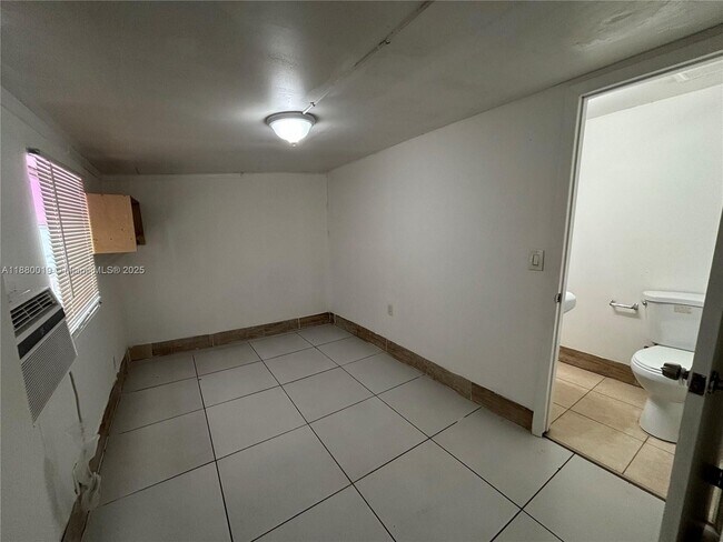 Foto del edificio - 633 NW 15th Ave
