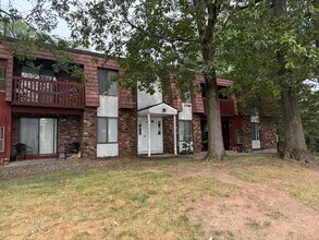 Building Photo - 25 Woodsedge Dr