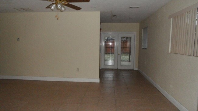 Foto del edificio - 700 N 70th Ave