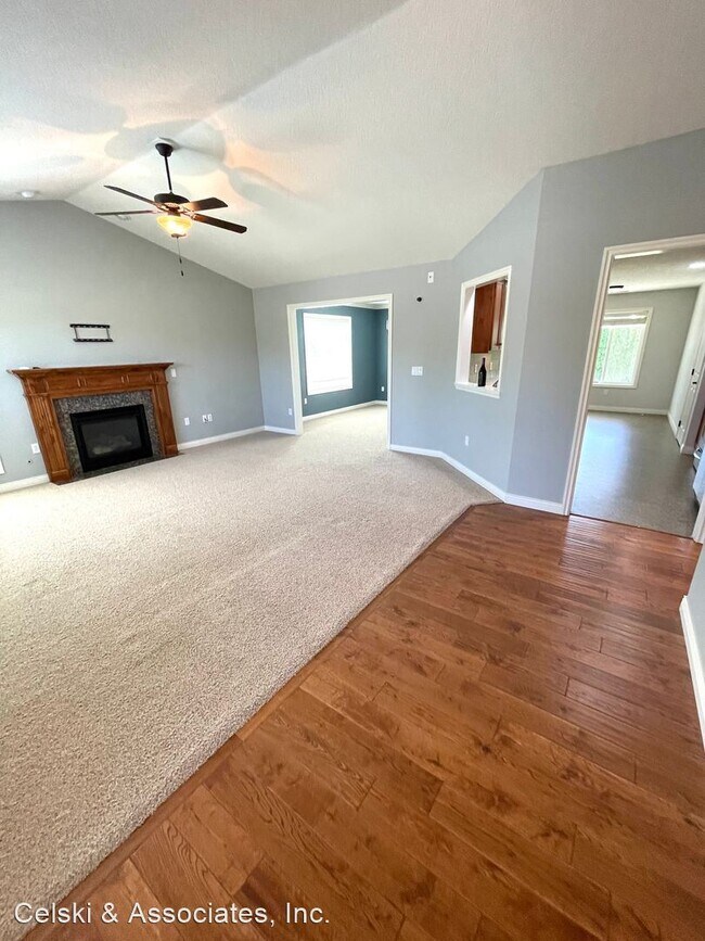 Building Photo - 3 br, 2 bath House - 1702 S Harrison St.