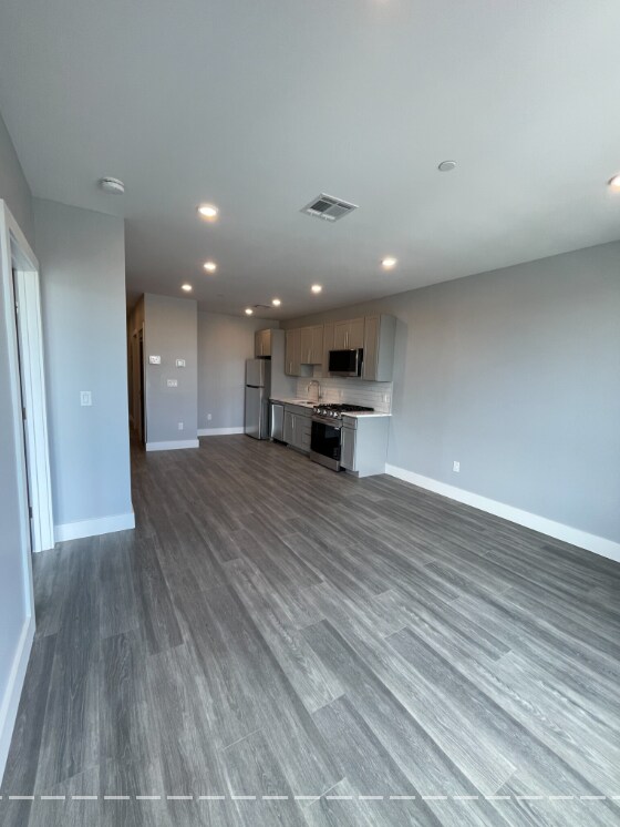 Foto del edificio - 367 Western Ave