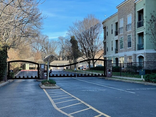 Photo - AVAILABLE NOW! 2-Bed/2-Bath with Garage near Vanderbilt and Belmont Apartment