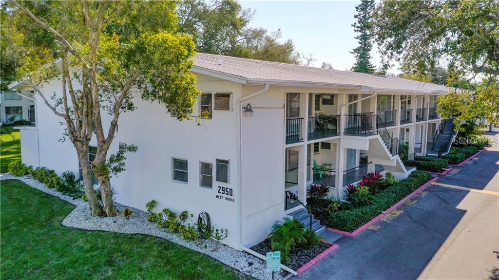 Primary Photo - 2950 W Bay Dr