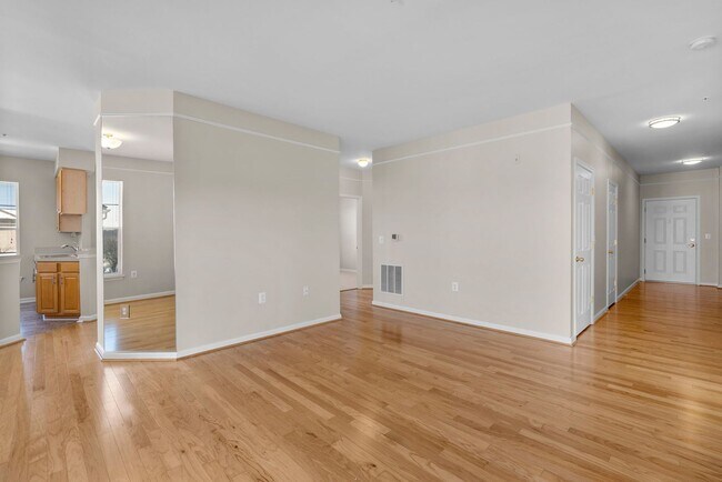 Foto del edificio - 101 Watkins Pond Blvd
