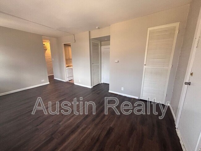 Foto del edificio - 324 N.Newstead