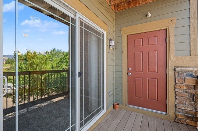 Photo - Beautifully Updated 2 Bed / 2 Bath Condo with Garage in Chatfield Bluffs