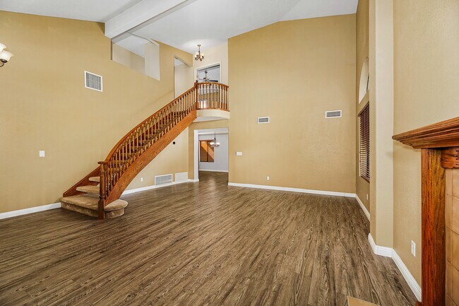 Building Photo - 1242 W Sandtrap Way