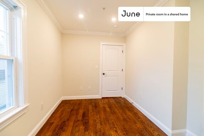Foto del edificio - Room in Shared 4 bed/1.5 bath home