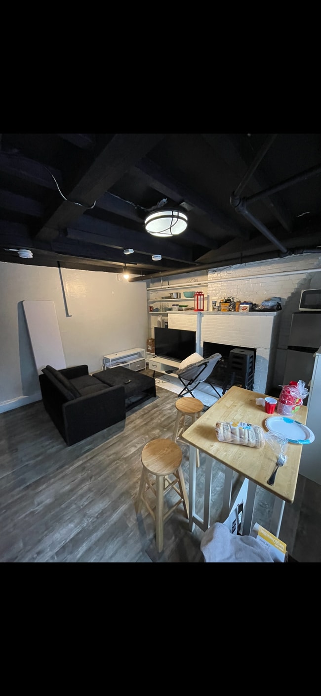 Building Photo - 9 Champney Pl