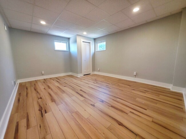 Building Photo - 3915-3917 Mount Troy