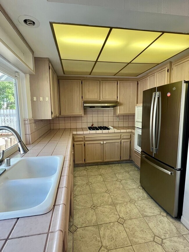 Foto del edificio - Spacious 4 Bed 3 Bath Cul-de-Sac Home