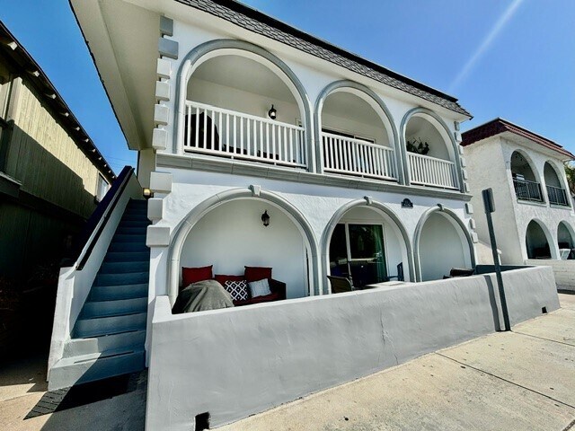 Building Photo - 902 W Balboa Blvd