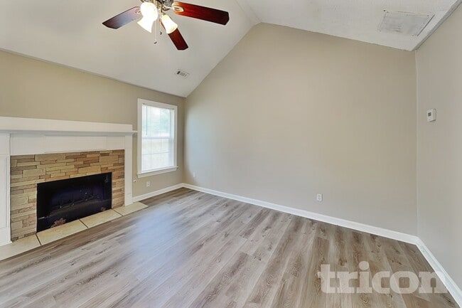 Building Photo - 195 Falcon Ridge Dr