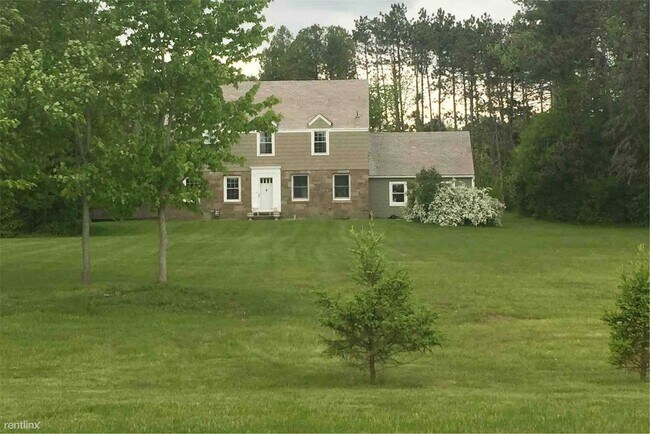 Foto del edificio - 4 br, 2 bath House - 31 Fisher Blvd