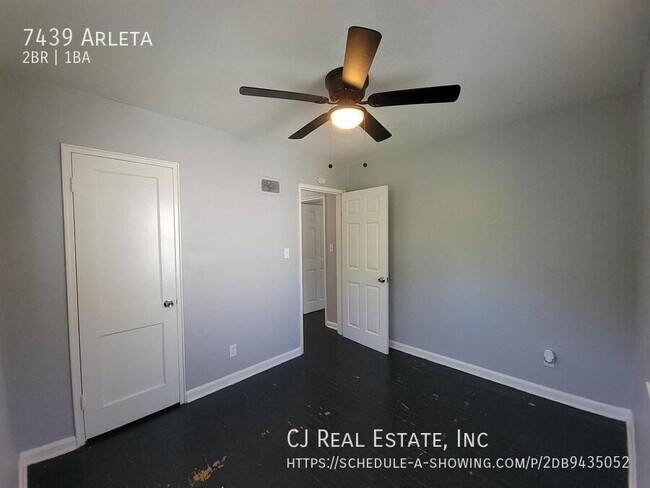 Building Photo - 7439 Arleta Blvd