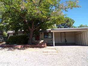 Building Photo - 3922 E Del Rio Dr