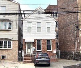Building Photo - 284 Magnolia Ave