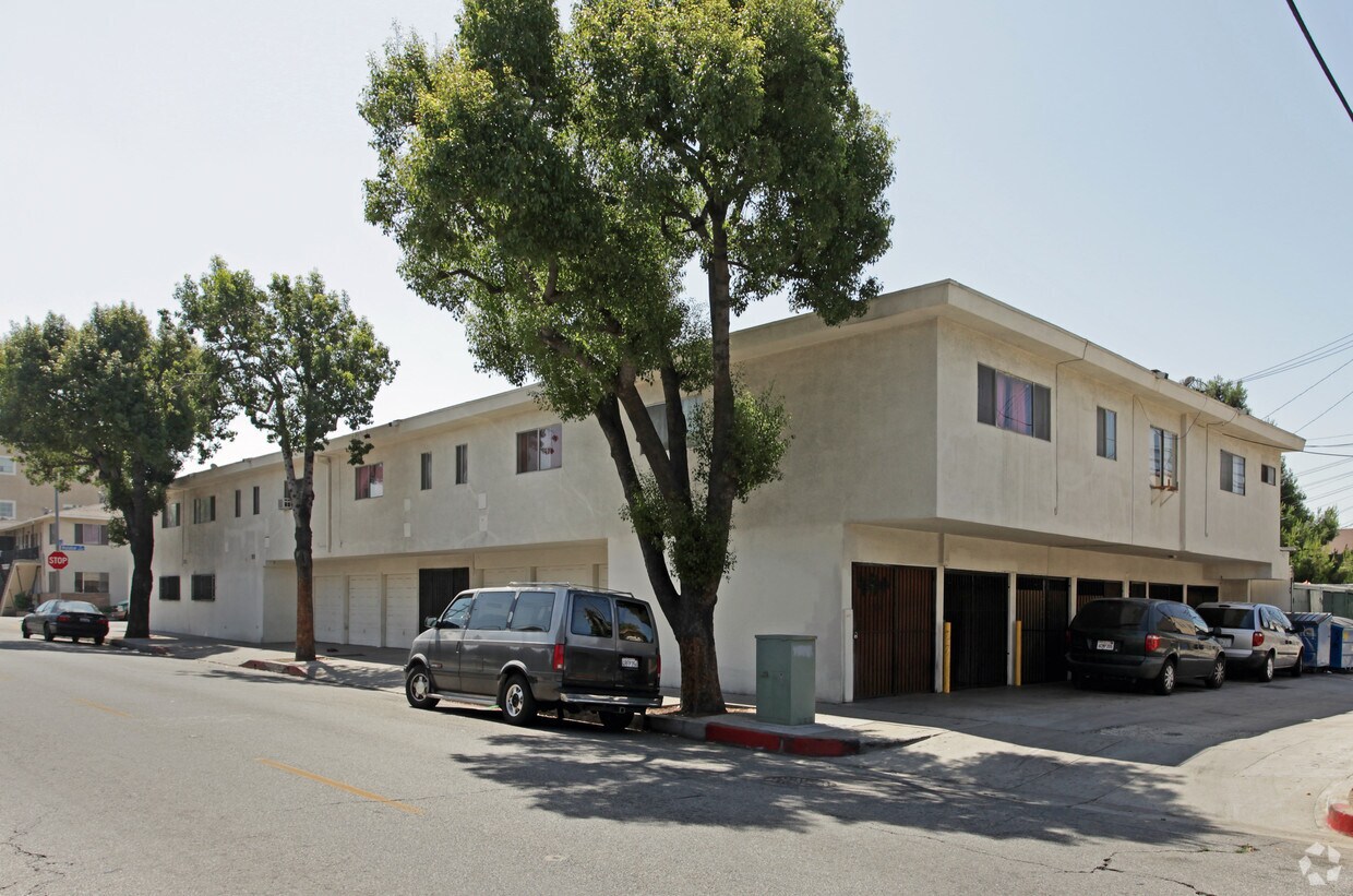 Building Photo - 6601 Malabar St