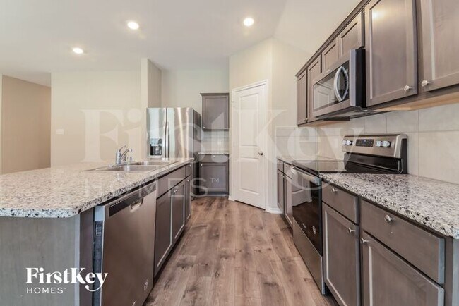 Foto del edificio - 3370 Everly Dr