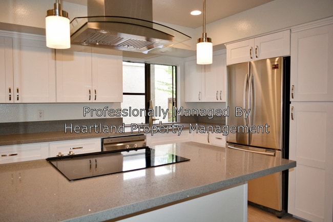 Building Photo - 3865 Camino Lindo