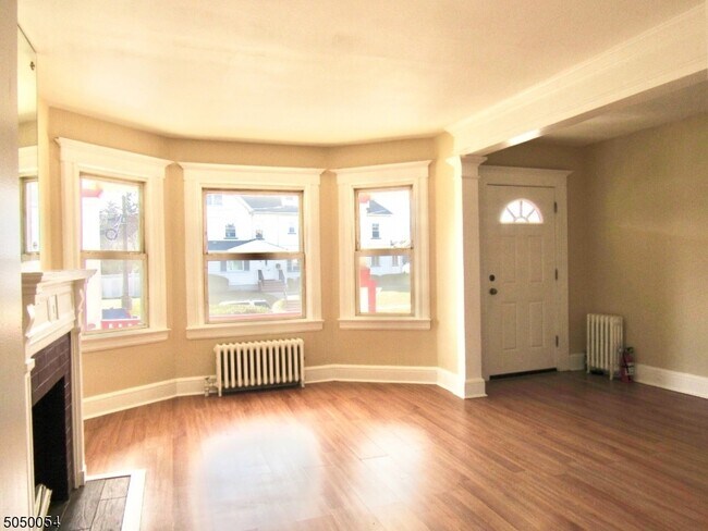 Building Photo - 98 Westervelt Ave