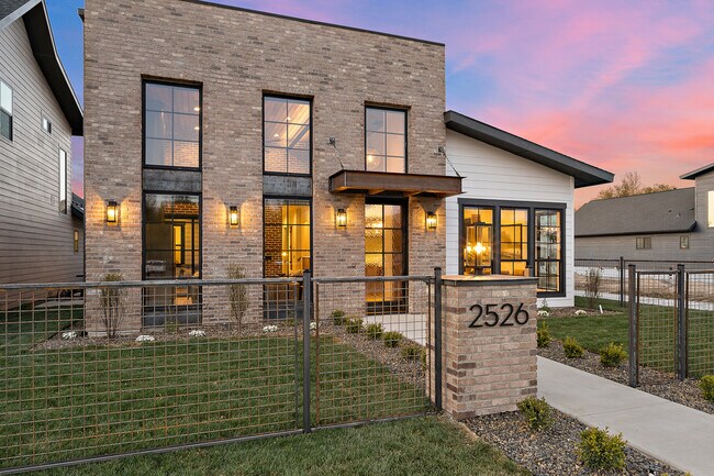 Foto del edificio - 2526 W Rustic Frg St
