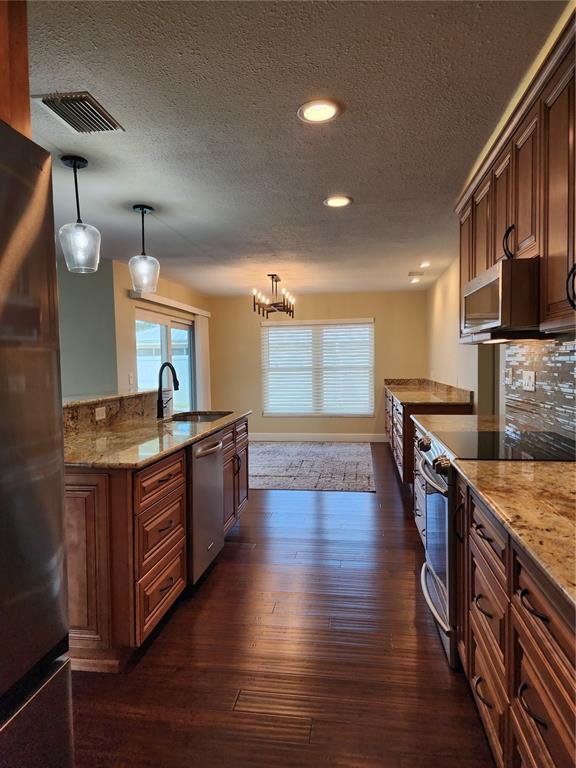 Building Photo - 1856 Woodhaven Cir