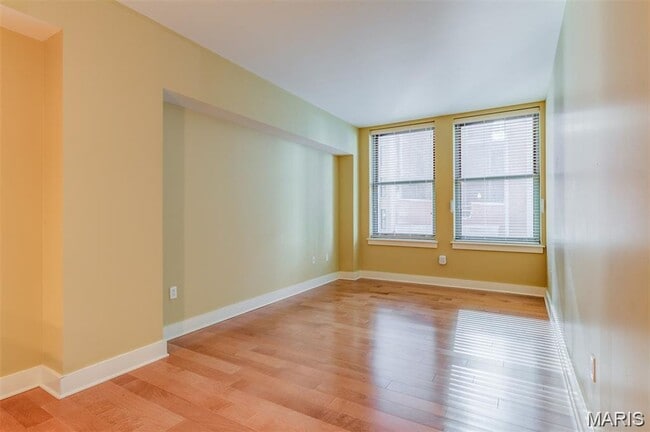 Building Photo - 314 N Broadway