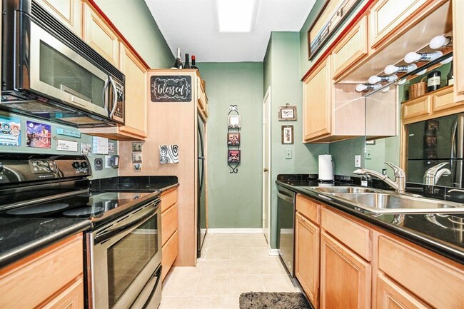 Building Photo - 9850 Pagewood Ln