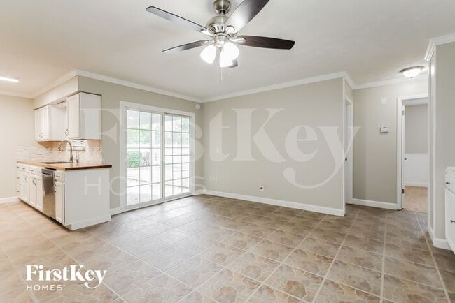 Building Photo - 3887 Mandarin Woods Dr S