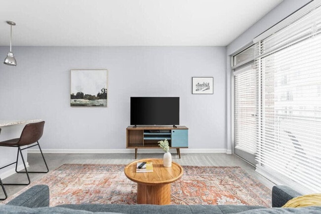 Foto del edificio - 450 E Market St