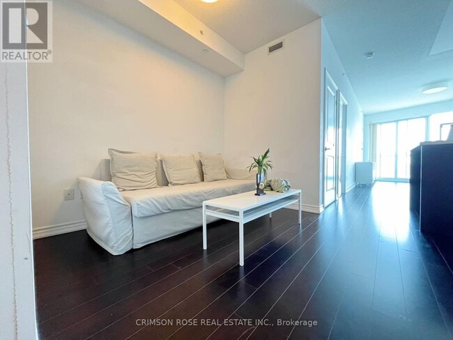 Photo du bâtiment - 386-3386 Yonge St