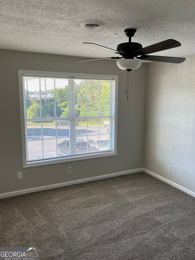 Foto del edificio - 417 WI Pkwy