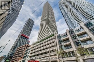 Building Photo - 2221 Yonge St