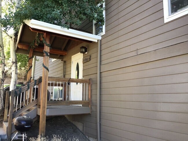 Building Photo - 1761