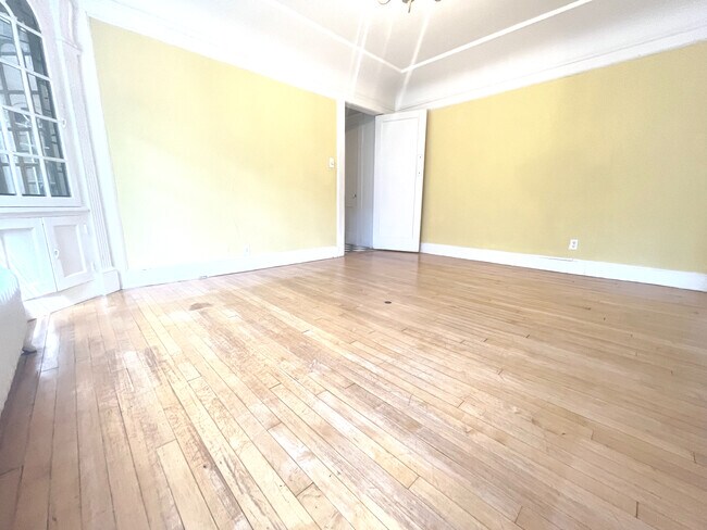 Foto del edificio - 2533 N Lake Dr