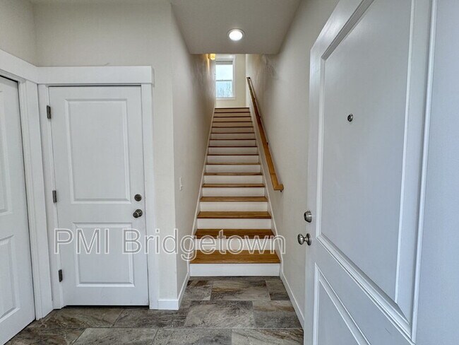 Foto del edificio - 8804 N Edison St