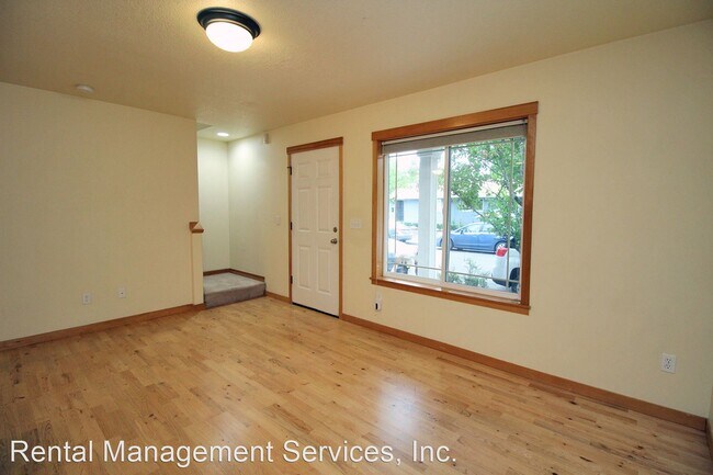 Building Photo - 2 br, 1 bath House - 5612 SE 22nd Ave