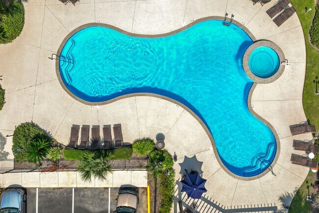 Foto del edificio - Welcome to Coastal Living at Harbor Landing Condominiums!