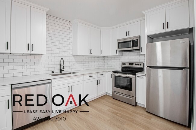 Building Photo - 1540 W 145th St
