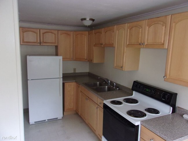 Foto del edificio - 1 br, 1 bath  - 59 Grand Ave