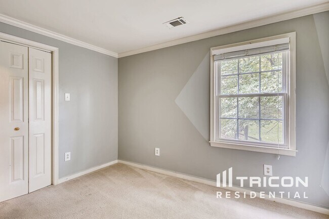 Foto del edificio - 10803 Glade Ct