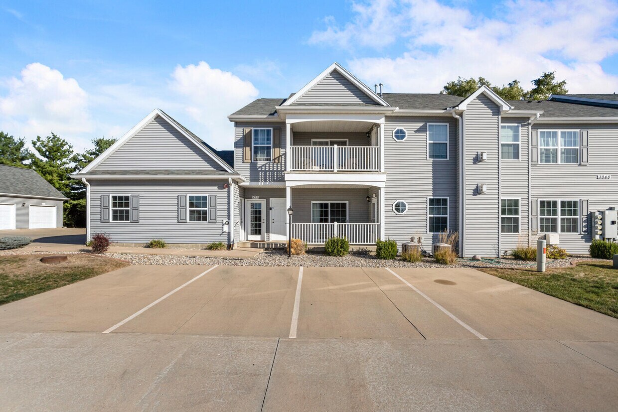 Foto principal - 3048 E Stillwater Landing